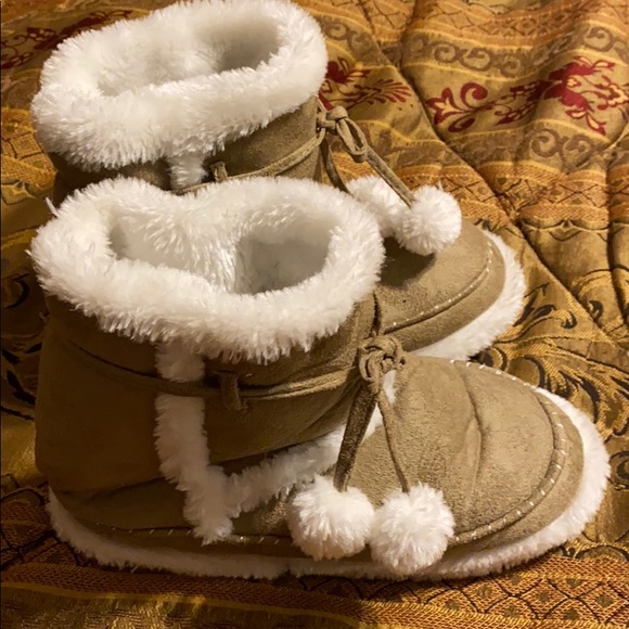 Fur lined bootie slippers - Picture 4 of 8